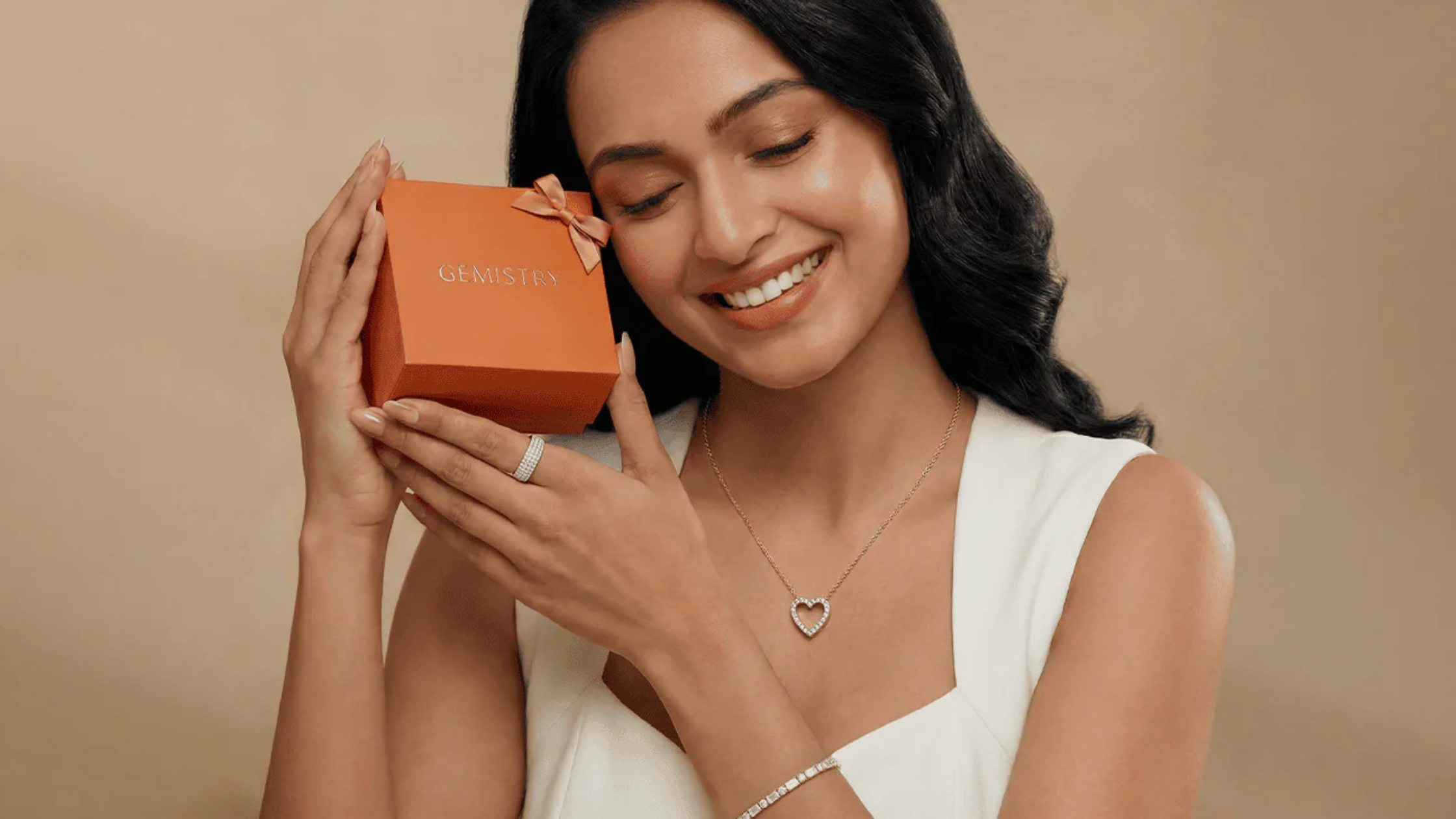 Best Birthday Gift For Wife: Romantic Diamond Jewellery Ideas