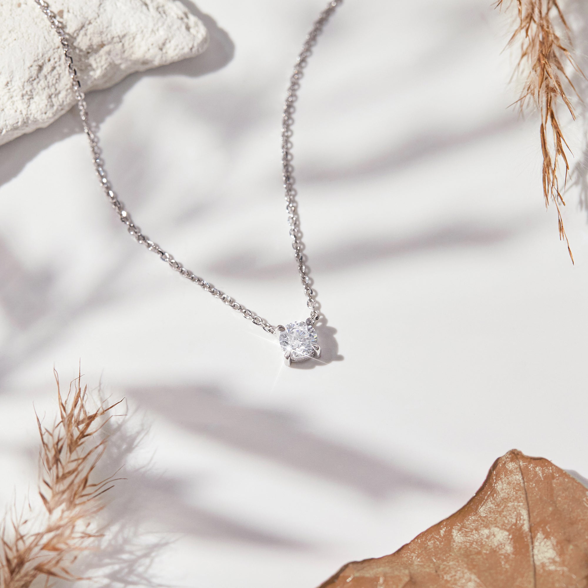 Solitaire Pendants & Necklaces